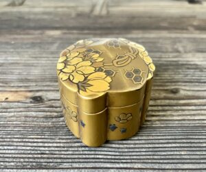 時代筥桜蒔絵香合