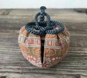 五綴鉄鉢蒔絵茶器