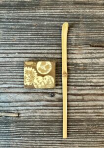象牙金蒔絵小蓋物