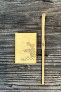 象牙秋草蒔絵小蓋物