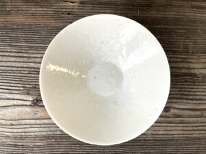 藍九谷白磁平茶碗