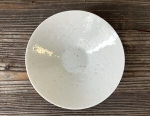 藍九谷手白磁平茶碗