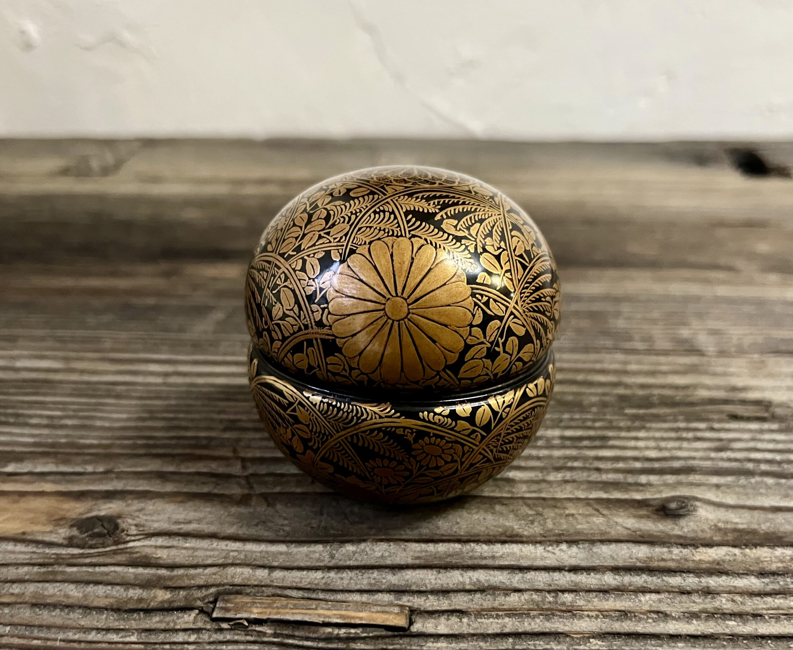時代菊桐秋草蒔絵蹴鞠茶器