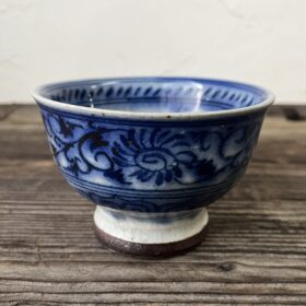 安南花唐草茶碗