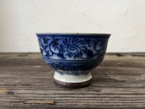 安南花唐草茶碗