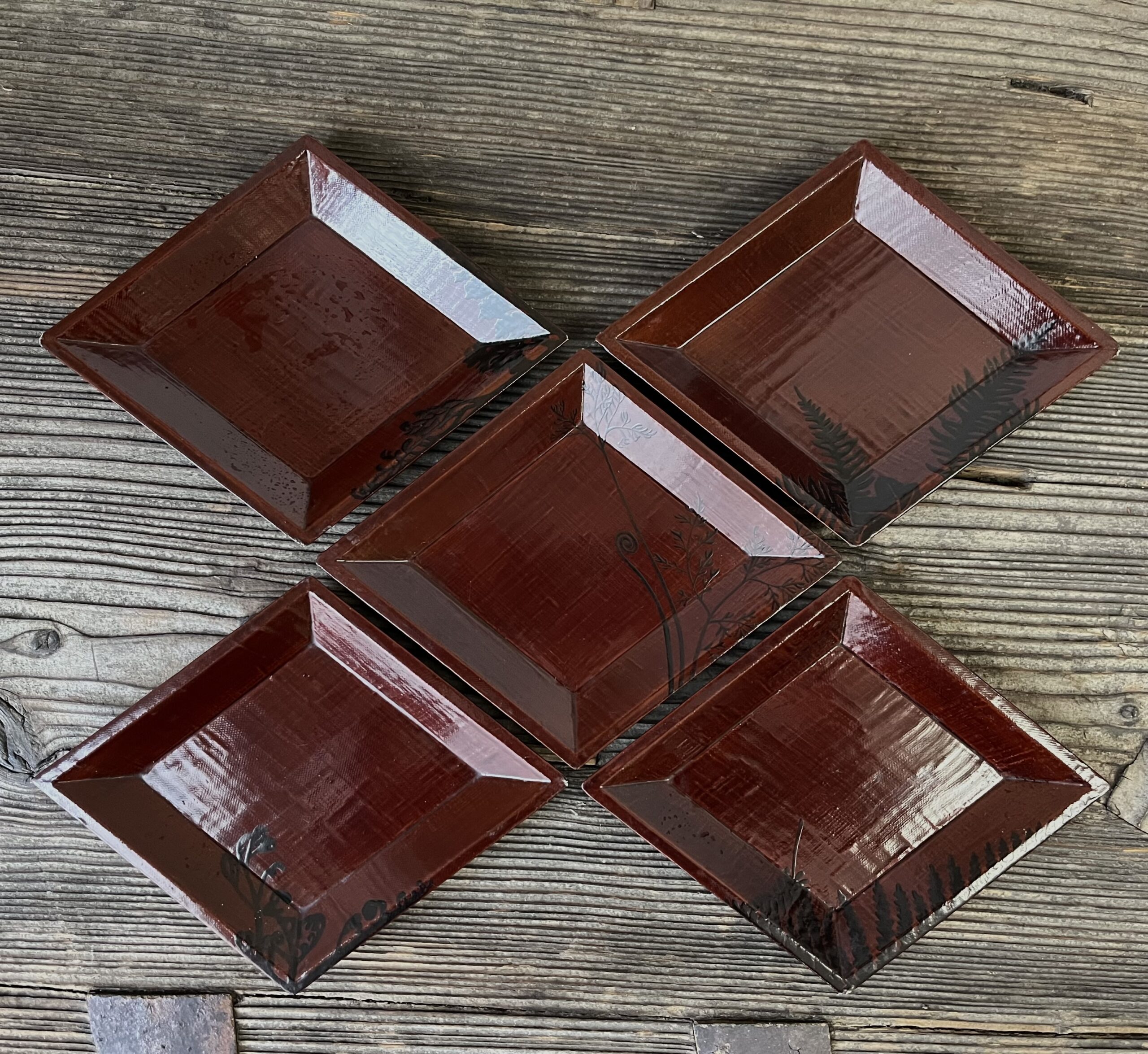 羊歯蒔絵図替わり菱銘々皿