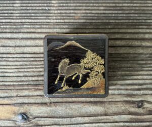時代馬蒔絵重香合