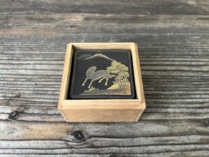 時代馬蒔絵重香合