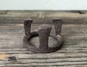 鐵五徳蓋置